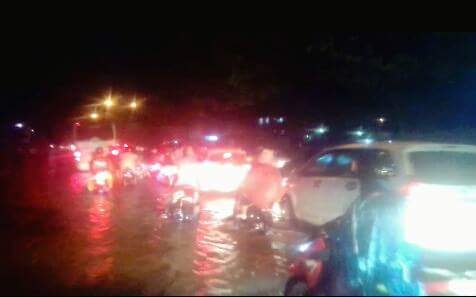 Diduga Pengelolaan Dreinase Buruk, Pekanbaru Berkuah Paska Hujan Deras Diduga Pengelolaan Dreinase Buruk, Pekanbaru Berkuah Paska Hujan Derasi