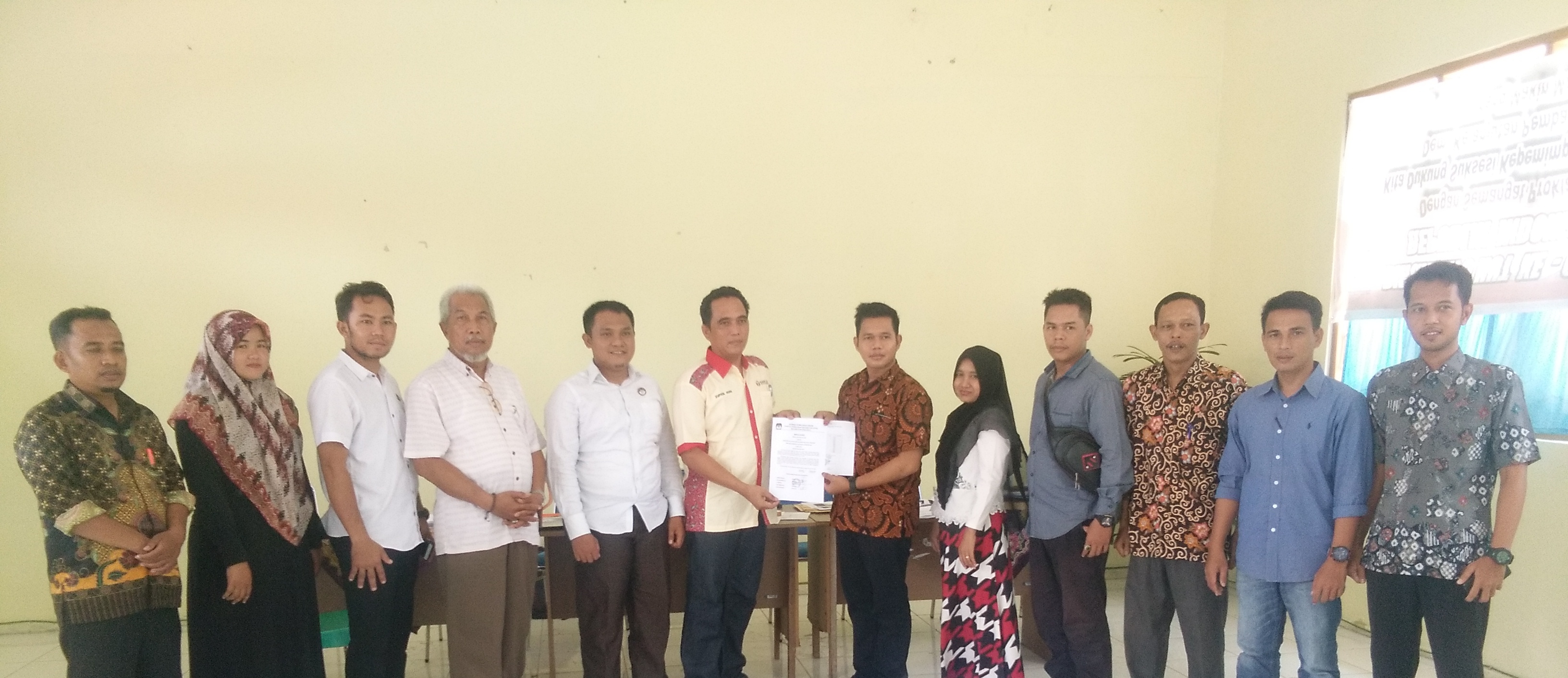 Rapat Pleno PPK Siak Hulu Kampar Menetapkan Total Pemilih Sebanyak 43.300i
