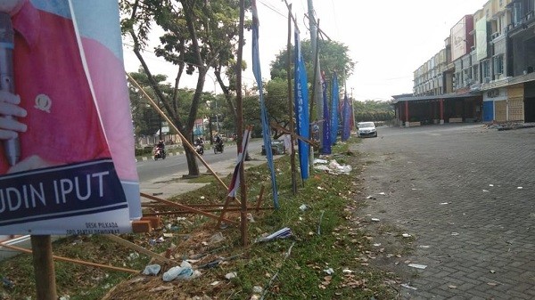 Atribut Pilkada 2020 Milik DPD Partai Demokrat Riau Dirusak Atribut Pilkada 2020 Milik DPD Partai Demokrat Riau Dirusaki