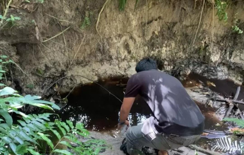 Air Sungai Keruh Hitam Diduga Ulah Limbah PT. GSP, Aktivis Akan Demo ke Kantor Gubernur Riau Air Sungai Keruh Hitam Diduga Ulah Limbah PT. GSP, Aktivis Akan Demo ke Kantor Gubernur Riaui