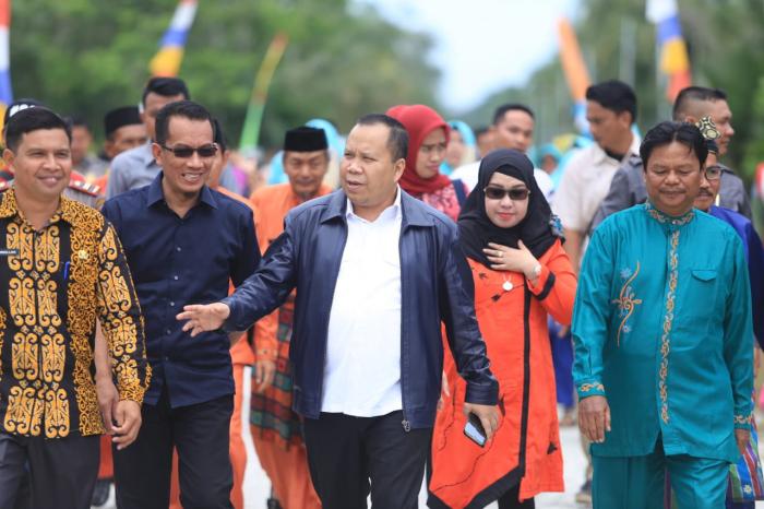 Bupati Kepulauan Meranti Resmikan Bumdes dan Posyandu Desa Bokor Bupati Kepulauan Meranti Resmikan Bumdes dan Posyandu Desa Bokori
