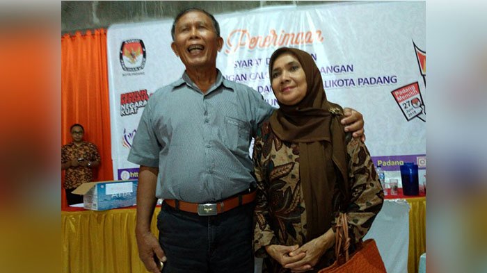 KPU Padang Nyatakan Bukti Dukungan Pasutri Bapaslon Walikota Padang ini Penuhi Persyaratan KPU Padang Nyatakan Bukti Dukungan Pasutri Bapaslon Walikota Padang ini Penuhi Persyaratani