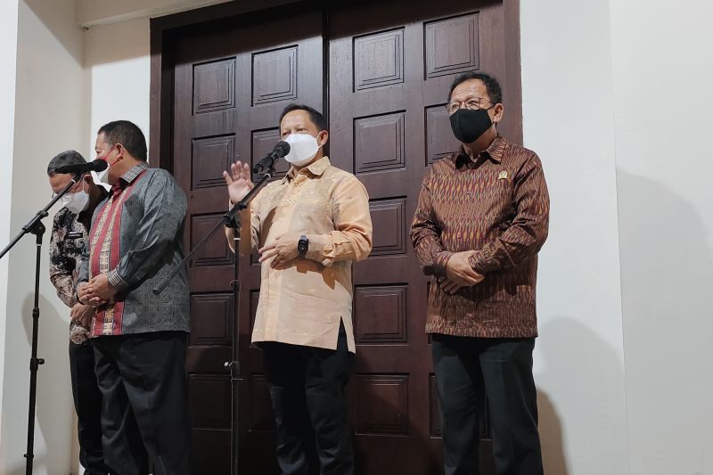 Mendagri Minta Vaksinasi Dipercepat Dukung Pelaksanaan PTM di Sekolah Mendagri Minta Vaksinasi Dipercepat Dukung Pelaksanaan PTM di Sekolah