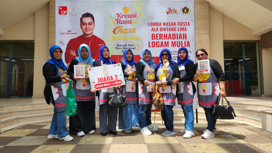 Juara 2 Lomba Memasak Kreasi Rasa Fiesta, Tim IKWI Riau Dianugerahi Trophy dan Logam Mulia 1,5 Gram Juara 2 Lomba Memasak Kreasi Rasa Fiesta, Tim IKWI Riau Dianugerahi Trophy dan Logam Mulia 1,5 Grami