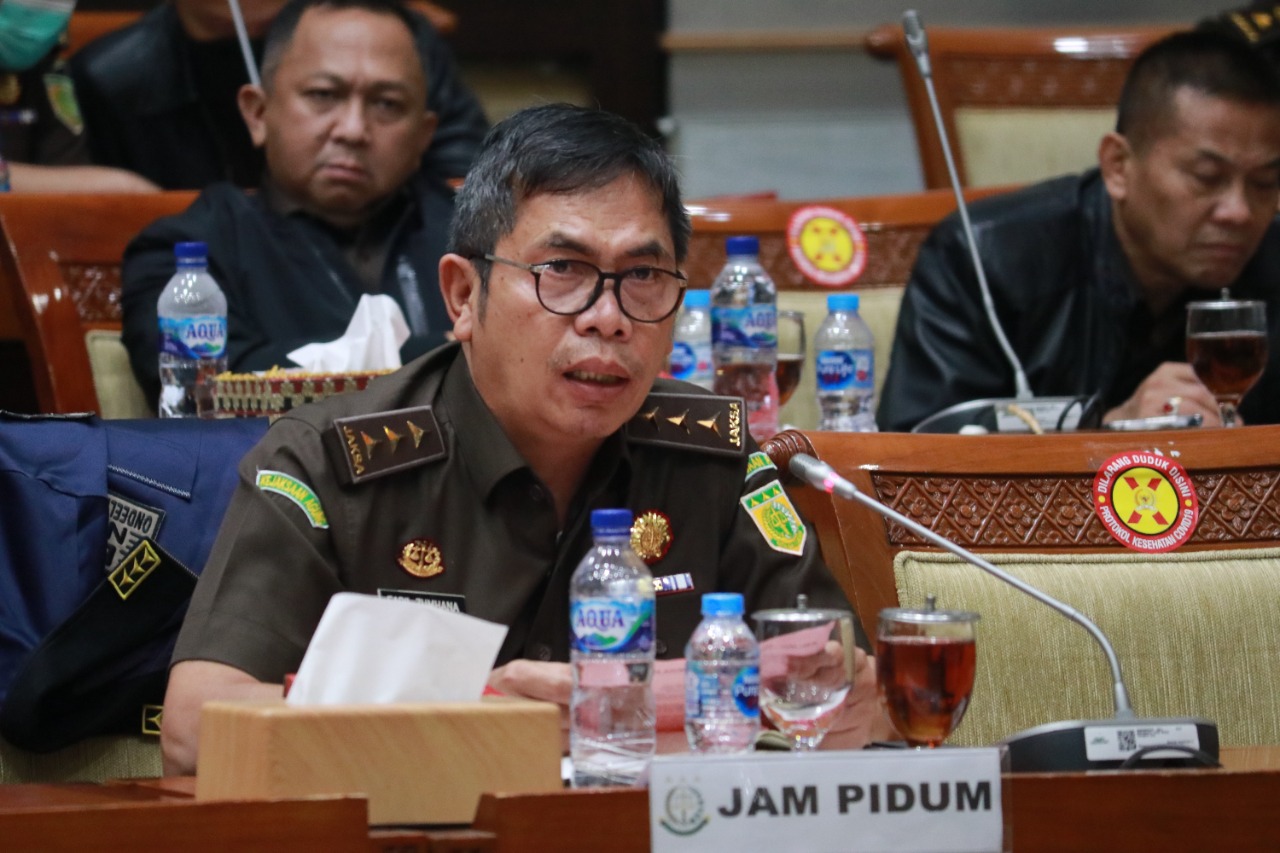 Jaksa Agung Muda Tindak Pidana Umum Menyetujui 10 Penghentian Penuntutan Berdasarkan Restorative Justice Jaksa Agung Muda Tindak Pidana Umum Menyetujui 10 Penghentian Penuntutan Berdasarkan Restorative Justicei