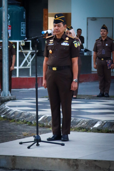 Asisten Pidana Militer Kejaksaan Tinggi Riau Penerima Apel Kerja Pagi