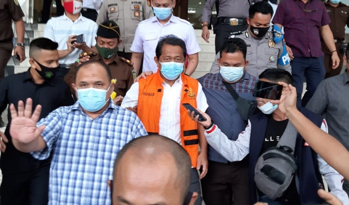 Kejati Perpanjang Penahanan Sekdaprov Riau Yan Prana Kejati Perpanjang Penahanan Sekdaprov Riau Yan Pranai