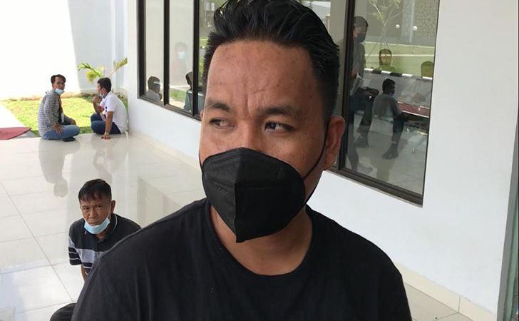 Dituntut 3 Tahun Penjara, Kuasa Hukum Yakin Syafri Harto Bebas Dituntut 3 Tahun Penjara, Kuasa Hukum Yakin Syafri Harto Bebasi