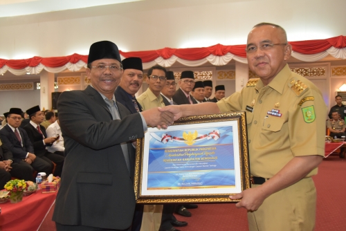 Bengkalis Terima Penghargaan Dari Menkeu Bengkalis Terima Penghargaan Dari Menkeui