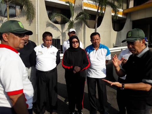 Gubri Ajak Pejabat dan ASN Gotong Royong Gubri Ajak Pejabat dan ASN Gotong Royongi