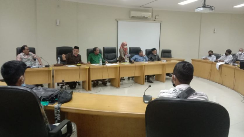 Hearing DPRD Kampar dengan KJPP, P2T, dan Kantor Pertanahan Kampar Hearing DPRD Kampar dengan KJPP, P2T, dan Kantor Pertanahan Kampari