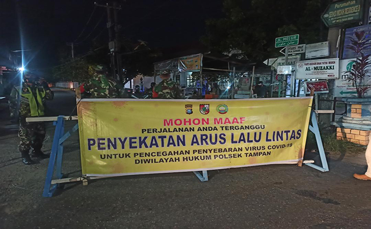 Sidomulyo Barat Lakukan Penyekatan di 10 Titik Lokasi Selama Sepekan Sidomulyo Barat Lakukan Penyekatan di 10 Titik Lokasi Selama Sepekani