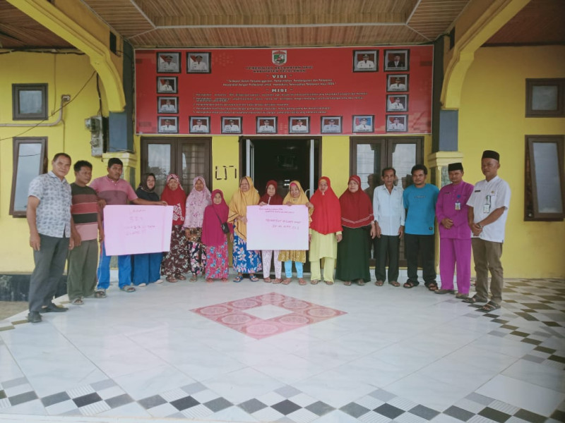 Warga Ukui Demo Camat, Tuntut Lahan 35 Ha Diluar HGU PT. SLS Dibagi Untuk Masyarakat Kurang Mampui