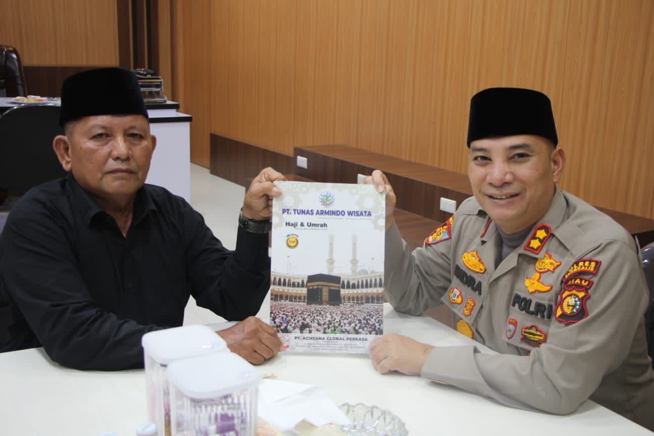 Salut! Kapolres Bengkalis Beri Hadiah Umroh Purnawirawan Polri