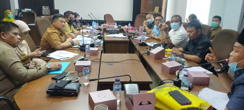Dewan Sebut DLHK Pekanbaru Akui Swakelola Sampah Justru Lebih Hemati