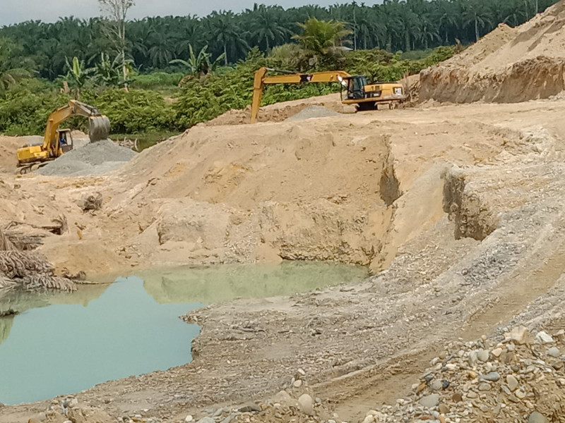 Terus Beroperasi, Galian C Tak Berizin Milik PTPN V Sei Rokan Kebal Hukum, Kapolres Rokan Hulu yang baru Dilantik Punya Tugas Berat Menertibkannya ? Terus Beroperasi, Galian C Tak Berizin Milik PTPN V Sei Rokan Kebal Hukum, Kapolres Rokan Hulu yang baru Dilantik Punya Tugas Berat Menertibkannya ?i