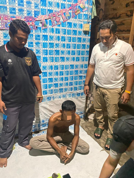 Simpan 7 Paket Narkoba, Warga Teratak Bulu Ditangkap Polsek Siak Hulu Simpan 7 Paket Narkoba, Warga Teratak Bulu Ditangkap Polsek Siak Hului