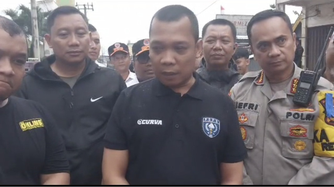 Pekanbaru Banjir, Pj Wako Muflihun : Sampaikan Penyebabnya, Nanti Dikoordinasikan Cari Solusi Pekanbaru Banjir, Pj Wako Muflihun : Sampaikan Penyebabnya, Nanti Dikoordinasikan Cari Solusii