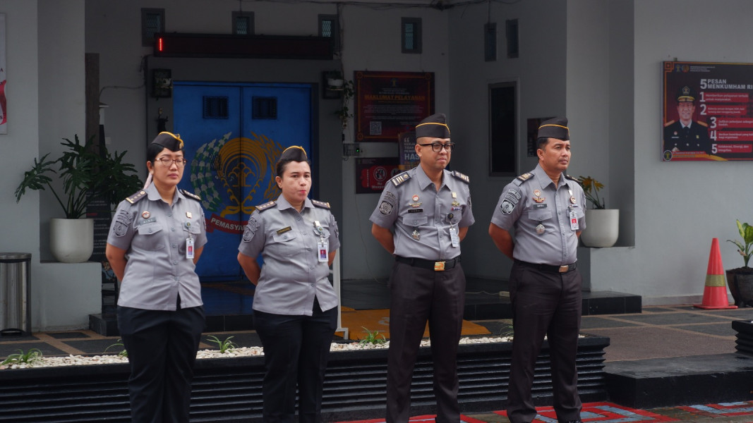 KEPALA RUTAN PEKANBARU TEGASKAN LARANGAN JUDI PADA APEL PAGI KEPADA SELURUH PETUGAS KEPALA RUTAN PEKANBARU TEGASKAN LARANGAN JUDI PADA APEL PAGI KEPADA SELURUH PETUGASi