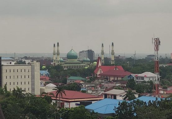 Hujan Disertai Petir dan Angin Kencang Masih akan Mengguyur Riau Hujan Disertai Petir dan Angin Kencang Masih akan Mengguyur Riaui