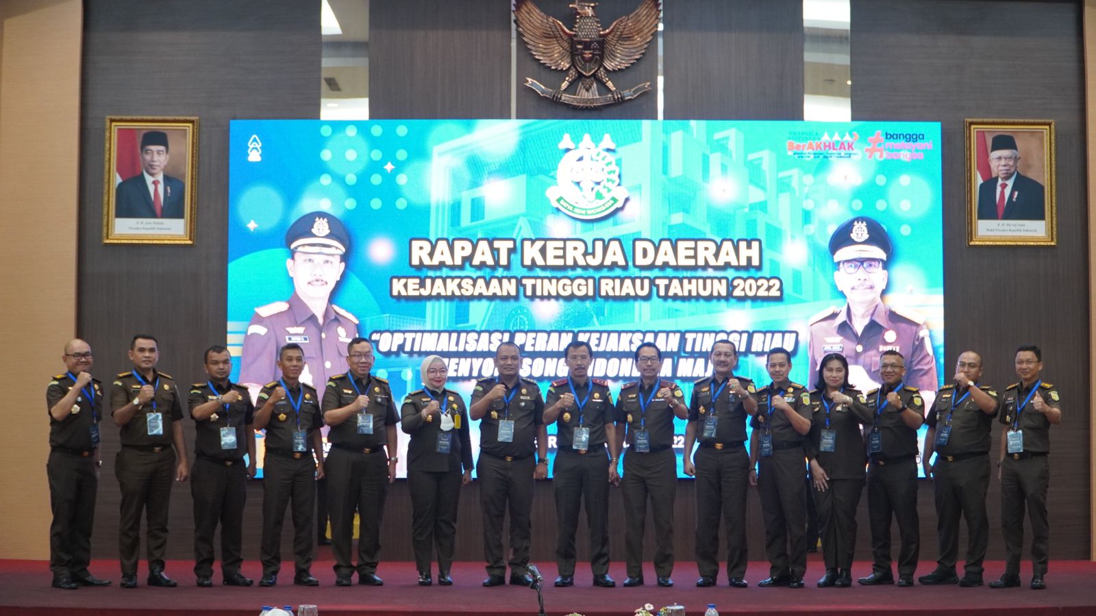 KEPALA KEJAKSAAN TINGGI RIAU MENGUMUMKAN KEJAKSAAN NEGERI KUANSING TERENDAH DI RIAU KEPALA KEJAKSAAN TINGGI RIAU MENGUMUMKAN KEJAKSAAN NEGERI KUANSING TERENDAH DI RIAUi