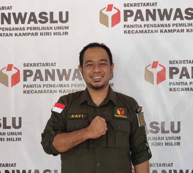 Panwaslu Kampar Kiri Hilir tertibkan alat APK dan APS yang dipasang tidak sesuai aturan Panwaslu Kampar Kiri Hilir tertibkan alat APK dan APS yang dipasang tidak sesuai aturani