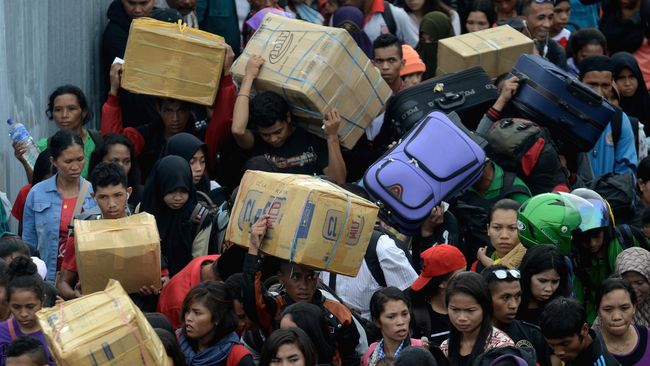 Sanksi Pemudik yang Naik Mobil dan Motor saat Larangan Mudik Sanksi Pemudik yang Naik Mobil dan Motor saat Larangan Mudiki