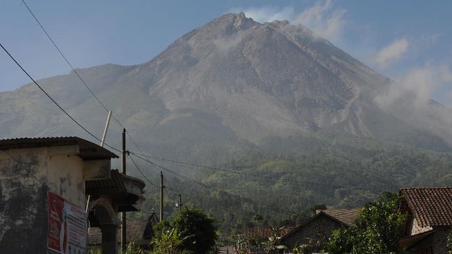 Merapi Siaga, Sultan Jogja dan Ganjar Imbau Warga Tak Panik Merapi Siaga, Sultan Jogja dan Ganjar Imbau Warga Tak Paniki