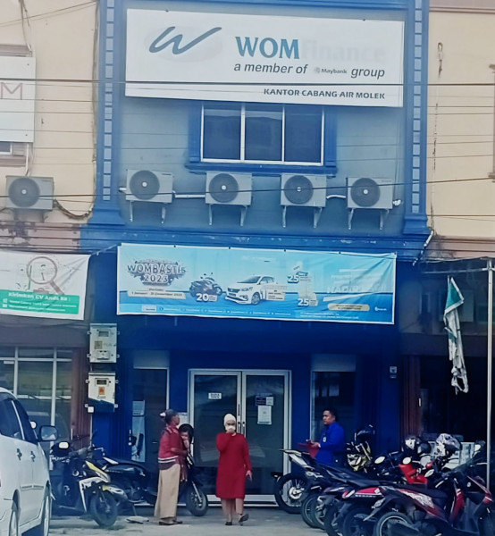 Keluarga Nasabah WOM Finance Airmolek Ditelantarkan, Dilarang Masuk dan Tidak Ditemui, Ada Apa ???i