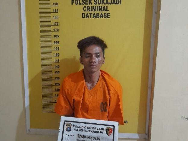 Jatuh dari Sepeda Motor Jambret di Pekanbaru Ditangkap Warga Jatuh dari Sepeda Motor Jambret di Pekanbaru Ditangkap Wargai