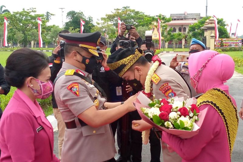 Kapolda Riau-Pimpinan Dewan Sorot Sejumlah Permasalahan Kapolda Riau-Pimpinan Dewan Sorot Sejumlah Permasalahani