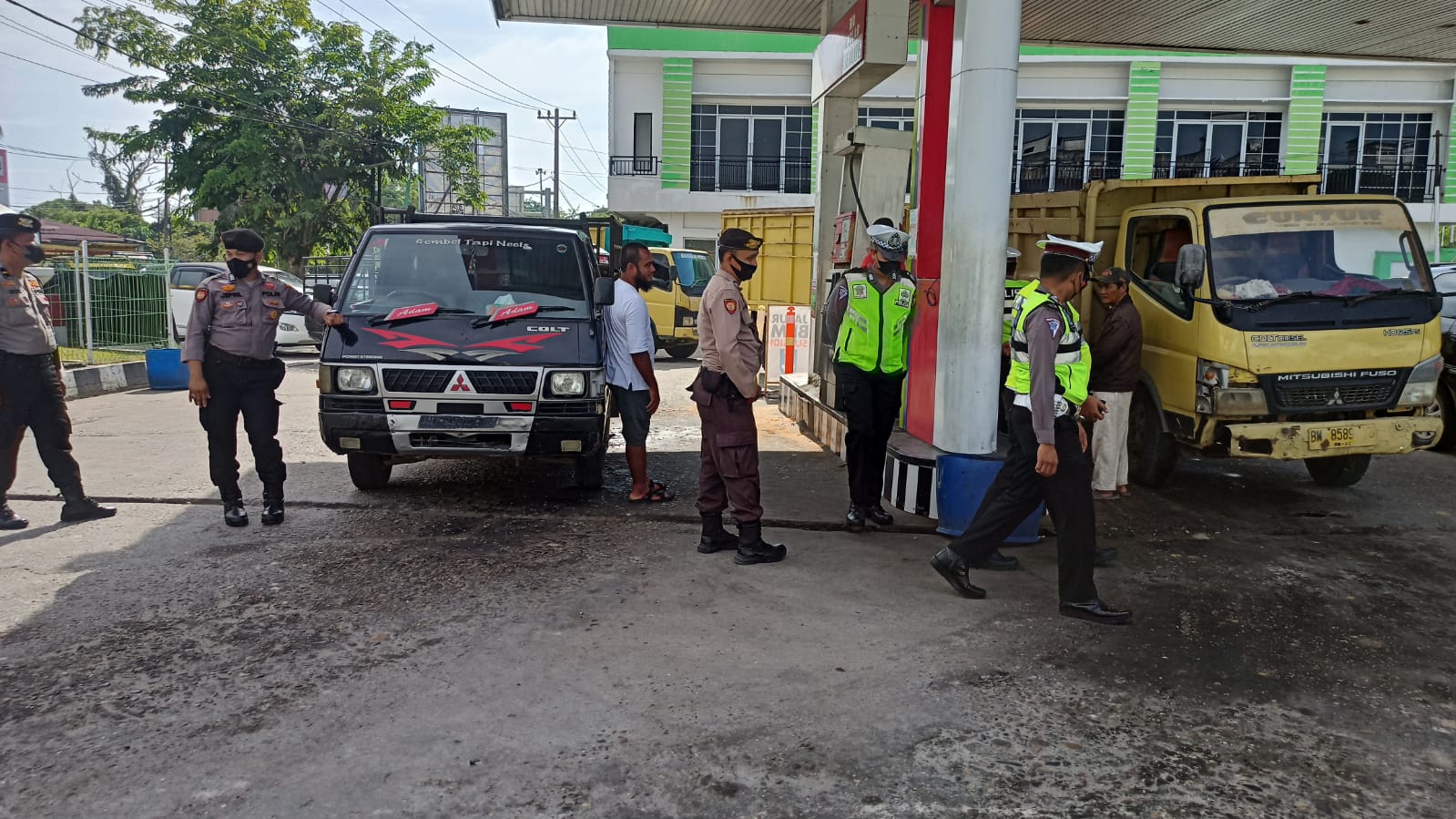 Antisipasi Gangguan Kamtibmas Pasca Harga BBM Naik, Sat Samapta Polres Kampar Gencar Patroli ke SPBU