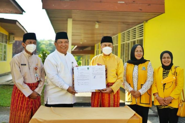 Golkar Kembalikan Gedung Kantor Lama ke Pemprov Riau Golkar Kembalikan Gedung Kantor Lama ke Pemprov Riaui
