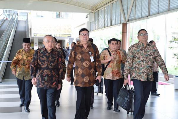 Mendagri Segera Berhentikan Bupati Rohul Mendagri Segera Berhentikan Bupati Rohuli