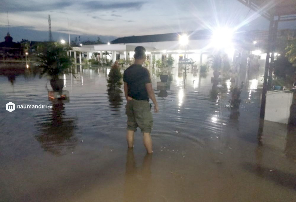 Kota Tembilahan Diterjang Banjir Rob Kota Tembilahan Diterjang Banjir Robi