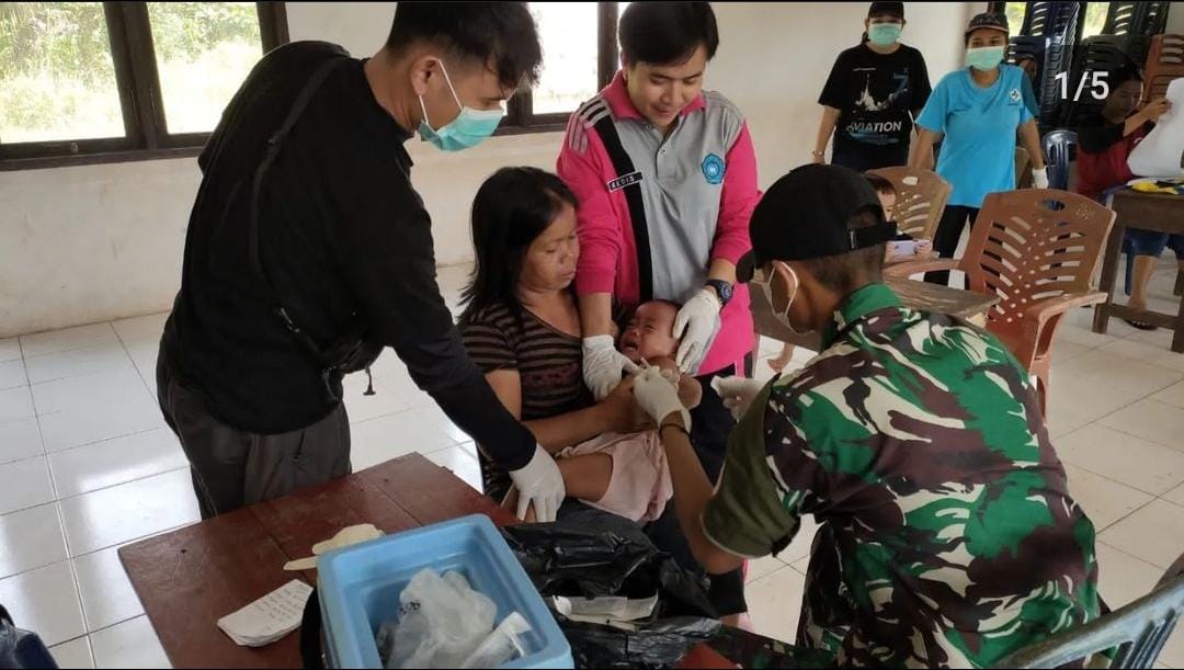 Peduli Tumbuh Kembang Anak, Satgas Pamtas 645 Bersama Puskesmas Siding Gelar Posyandu