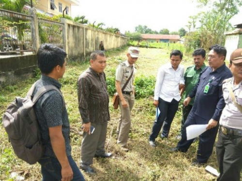 PN Rengat Eksekusi Lahan Sengketa di Pematang Rebai
