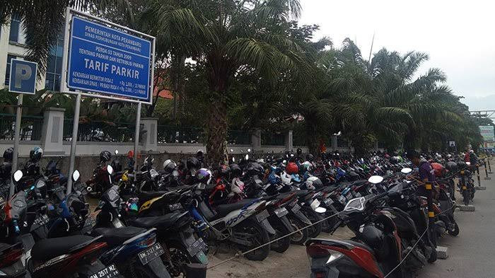 Pengelolaan Parkir di Tepi Jalan Diambil Alih Dishub Pekanbaru Pengelolaan Parkir di Tepi Jalan Diambil Alih Dishub Pekanbarui