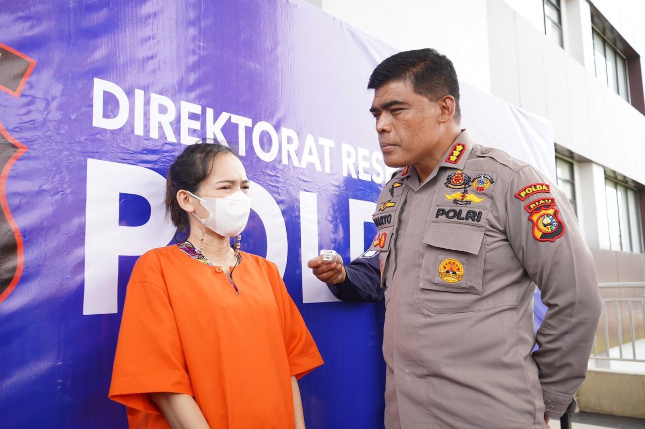 Polda Riau Ungkap Tindak Pidana Perbankan Kerugian 6,7 Milyar, Mantan Relationship Manager Bank Dibekuk. Polda Riau Ungkap Tindak Pidana Perbankan Kerugian 6,7 Milyar, Mantan Relationship Manager Bank Dibekuk.i