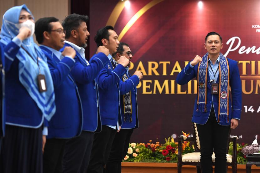 KPU: Dokumen Persyaratan Partai Demokrat Lengkap KPU: Dokumen Persyaratan Partai Demokrat Lengkapi