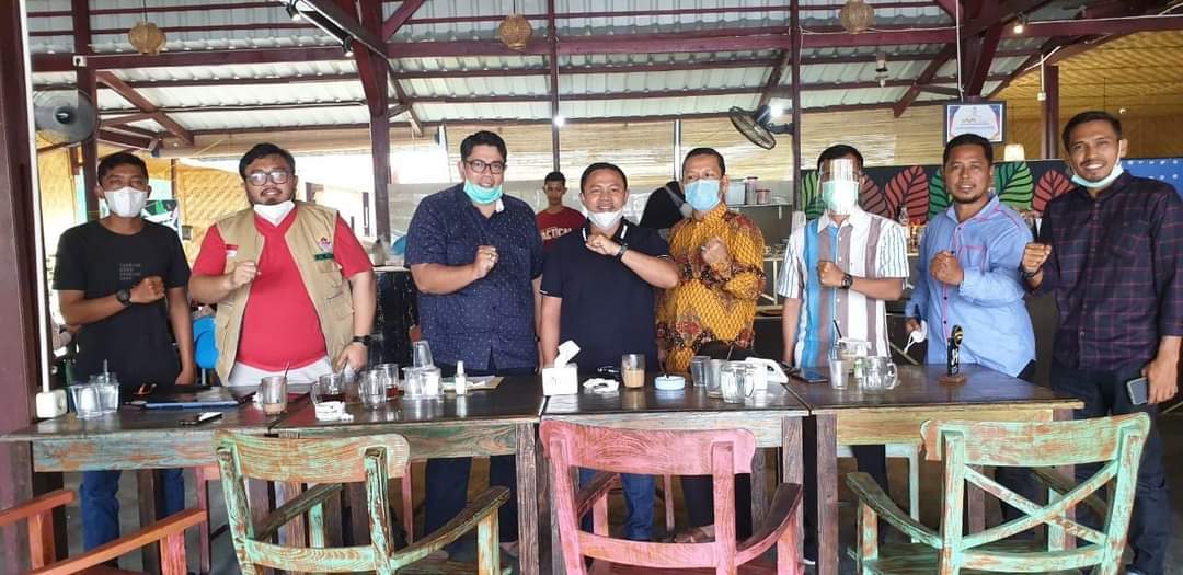 Ikatan Keluarga Sungai Tapung Serahkan Aspirasi ke Komisi VII DPR RI Tentang Transisi Blok Rokan Ikatan Keluarga Sungai Tapung Serahkan Aspirasi ke Komisi VII DPR RI Tentang Transisi Blok Rokani