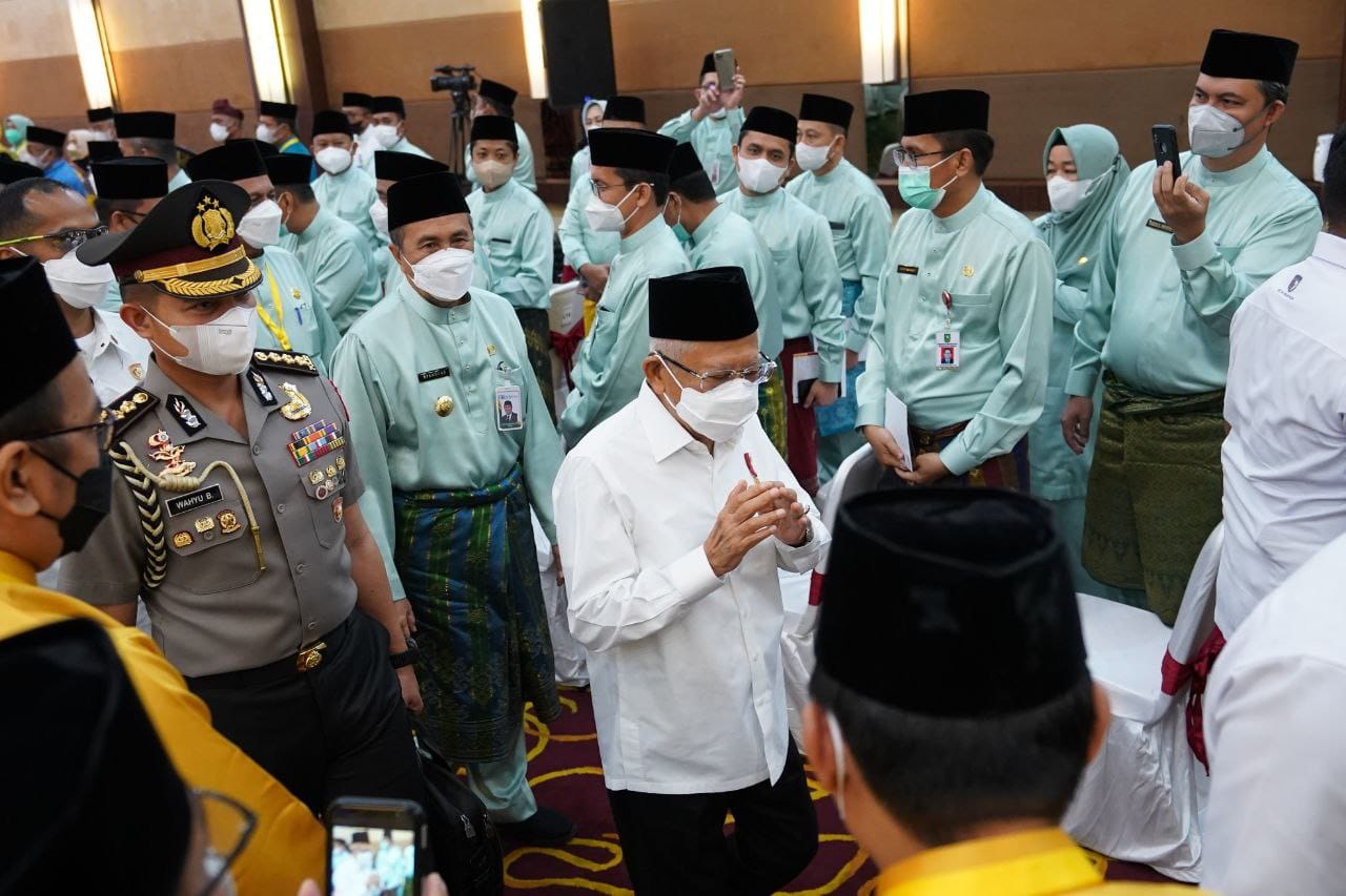 Bank Riau Kepri Jadi BRK Syariah, Ini Poin Arahan Wapres RI Bank Riau Kepri Jadi BRK Syariah, Ini Poin Arahan Wapres RI