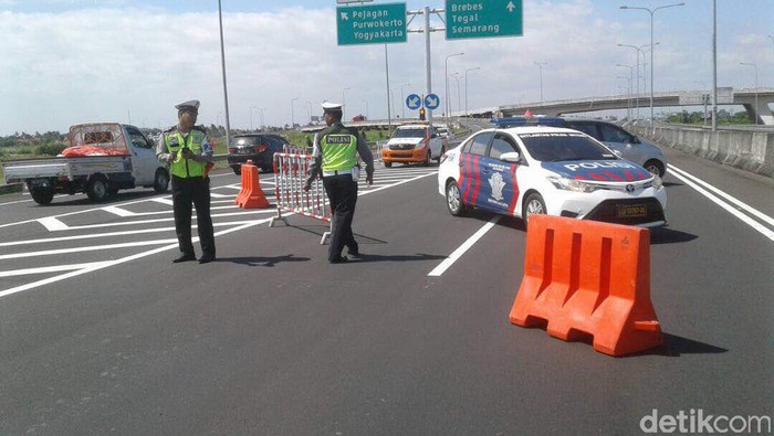 'Jateng Mengurung Diri', Seluruh Exit Tol Ditutup Mulai 16 Juli 'Jateng Mengurung Diri', Seluruh Exit Tol Ditutup Mulai 16 Julii