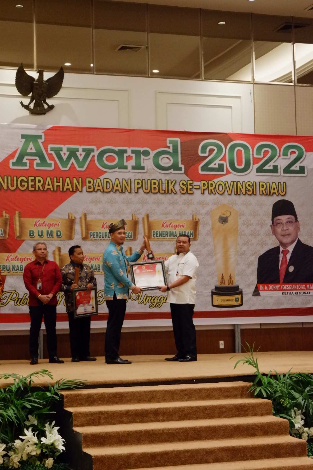 PT SPR Raih Juara I KI Riau Award 2022 Kategori BUMD. Alhamdulillah BUMD yg MoU dg SMSI Riau. PT SPR Raih Juara I KI Riau Award 2022 Kategori BUMD. Alhamdulillah BUMD yg MoU dg SMSI Riau.i