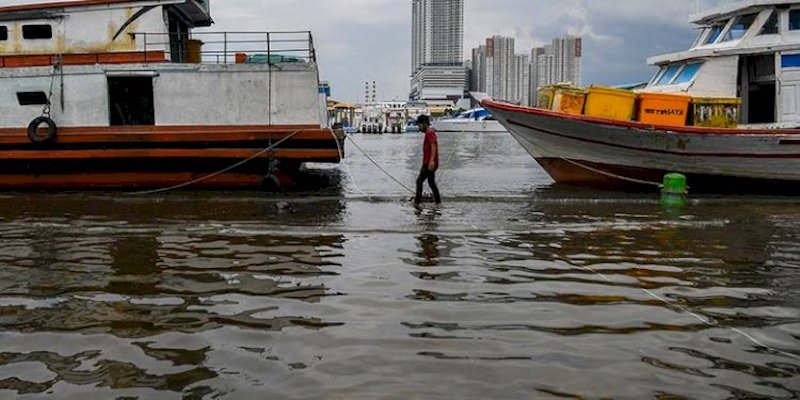 Warga Pesisir Jakarta Diminta Waspada Potensi Banjir Rob Hingga 3 Juni Warga Pesisir Jakarta Diminta Waspada Potensi Banjir Rob Hingga 3 Junii