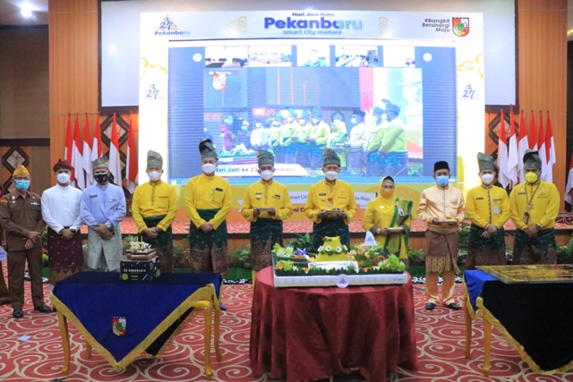 Firdaus dan Ayat Cahyadi Sukses Jalankan 5 Misi Pembangunan Kota Pekanbaru Firdaus dan Ayat Cahyadi Sukses Jalankan 5 Misi Pembangunan Kota Pekanbarui