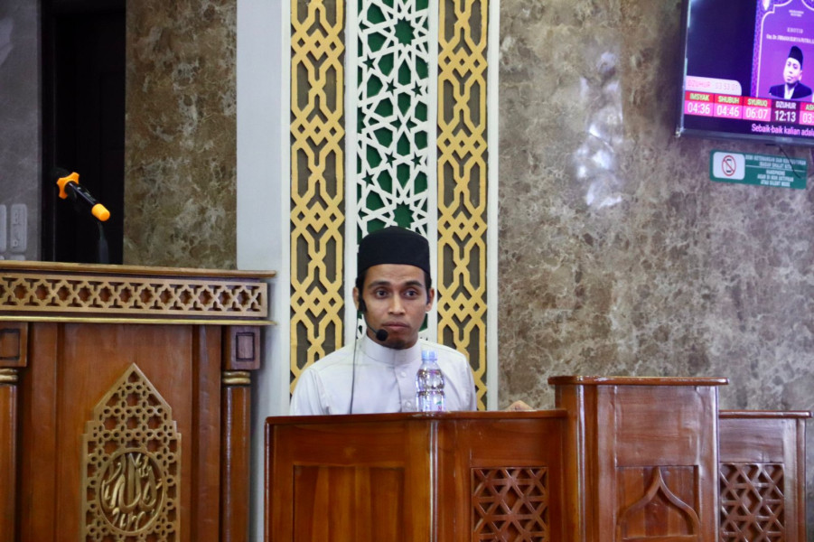 PENGAJIAN RUTIN KEJAKSAAN TINGGI RIAU OLEH USTAD SYEIKH MAULANA HUSEN AL MUQRI PENGAJIAN RUTIN KEJAKSAAN TINGGI RIAU OLEH USTAD SYEIKH MAULANA HUSEN AL MUQRIi
