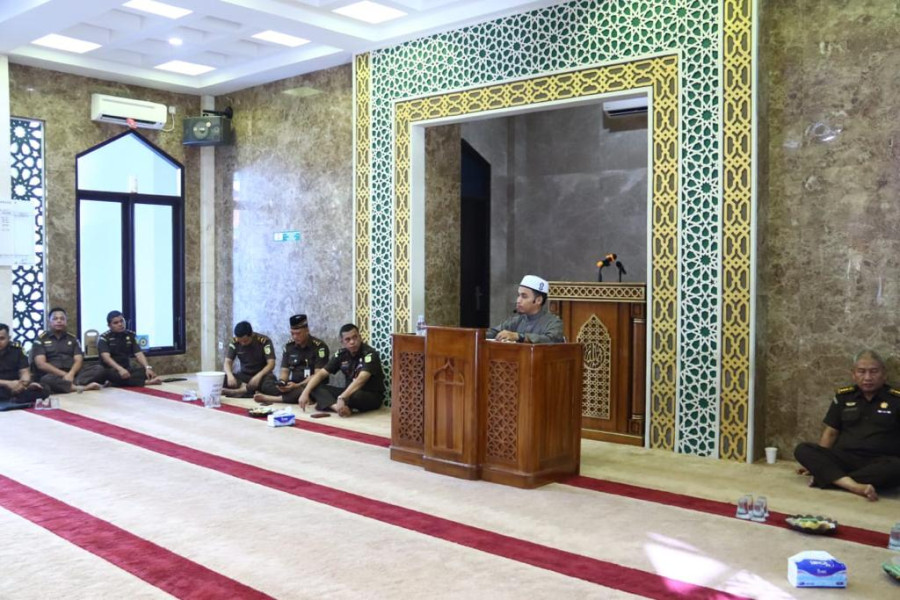 PENGAJIAN RUTIN KEJAKSAAN TINGGI RIAU OLEH USTAD SYEIKH MAULANA HUSEN AL MUQRI PENGAJIAN RUTIN KEJAKSAAN TINGGI RIAU OLEH USTAD SYEIKH MAULANA HUSEN AL MUQRIi