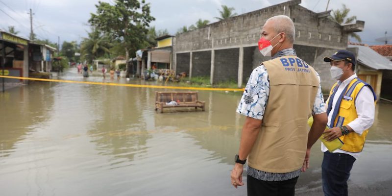 Banjir Rob Jadi Potret Ganjar Pranowo Urus Infrastruktur di Jateng Banjir Rob Jadi Potret Ganjar Pranowo Urus Infrastruktur di Jatengi