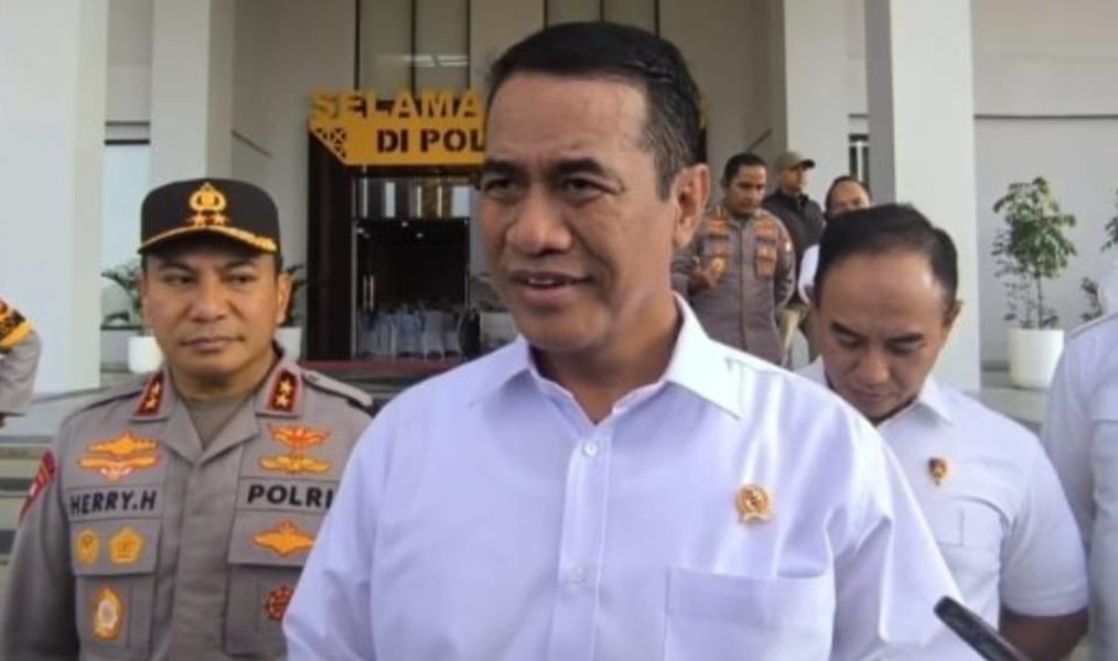 Mentan Apresiasi Kapolda Riau Bongkar Praktik Beras Oplosan Mentan Apresiasi Kapolda Riau Bongkar Praktik Beras Oplosani